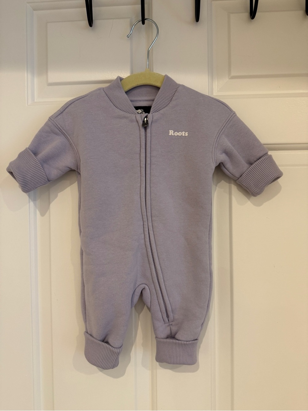 Roots baby girl one piece sweatsuit - perfect condition - size 0-3 months